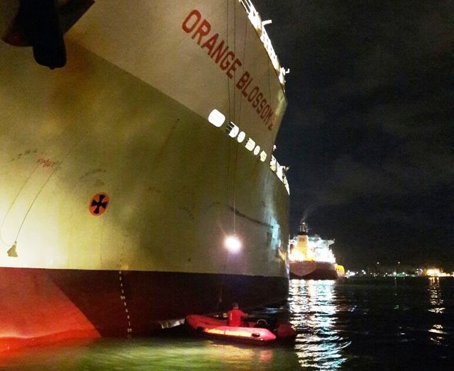 Dispositivo “PORTA-DROGAS” é encontrado preso a casco de navio no Porto de Santos | Segurança Portuária em Foco