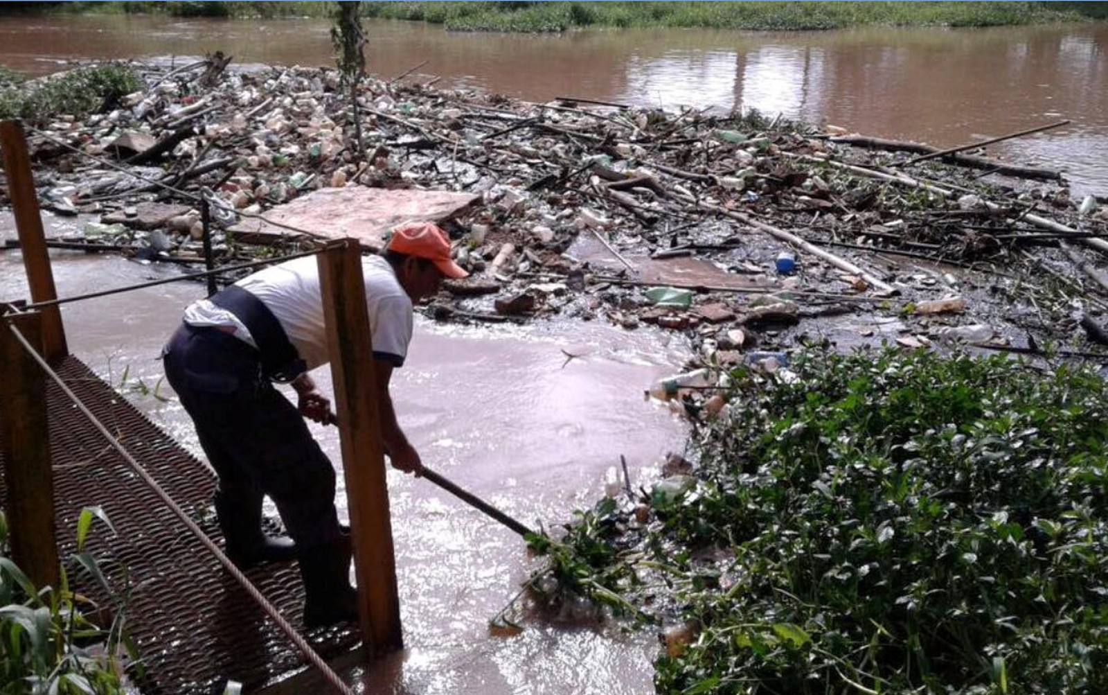  Capivari (SP) – Defesa Civil recolhe 2 toneladas de lixo do Rio Capivari, diz Prefeitura | SP / Piracicaba e Região | G1