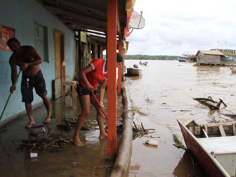 AM: Defesa Civil intensifica ações com entrega de água mineral | Notícias de Rondônia
